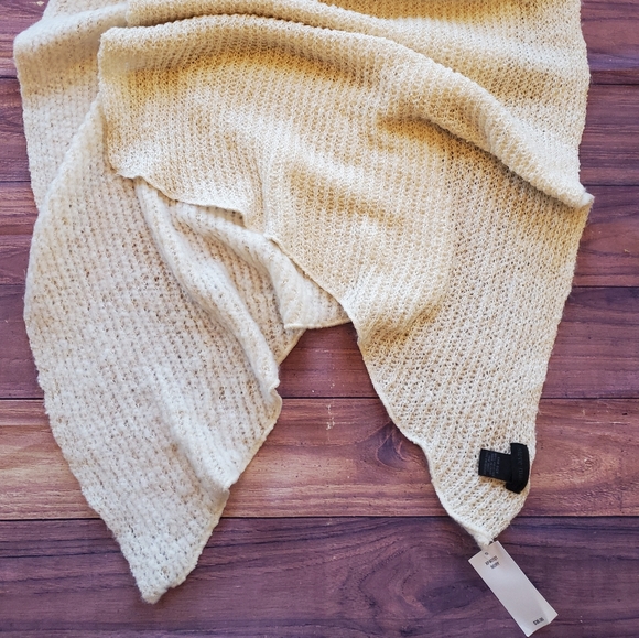 Steve Madden xp40101 Oversized scarf - Picture 3 of 3